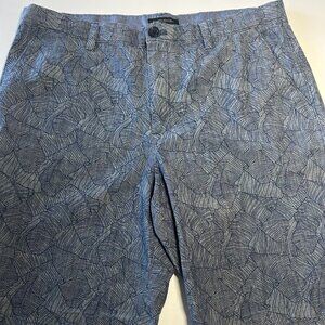 Banana Republic "emerson" men's shorts, blue leaf pattern, flat front, size 36